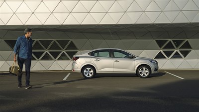 2022 all new Dacia Logan exterior and interior walkaround- Automobile  Barcelona 2021 