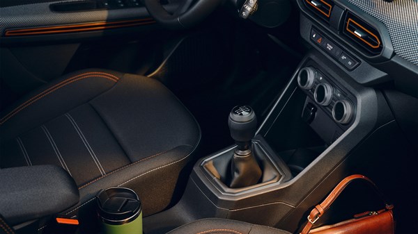 Smart storage compartments - Sandero Stepway